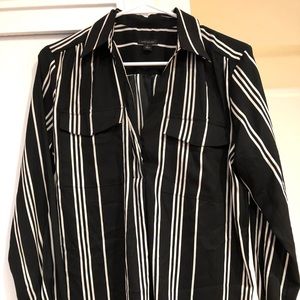 Long sleeved ann Taylor button up